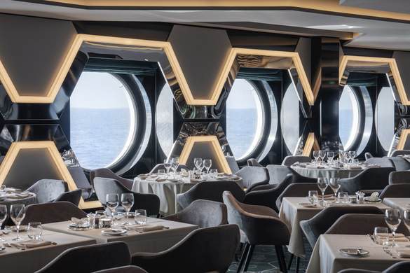 MSC Cruises MSC World Europa Esagono Hexagon Restaurant - Ivan Sarfatti 2.jpg